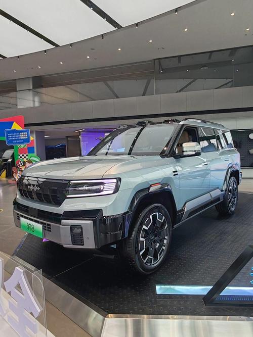 惠州230比亚迪方程豹硬派越野的爆款，英菲尼迪35周年与你共成长